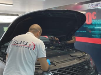 Intervention sur un véhicule chez Glass Performance