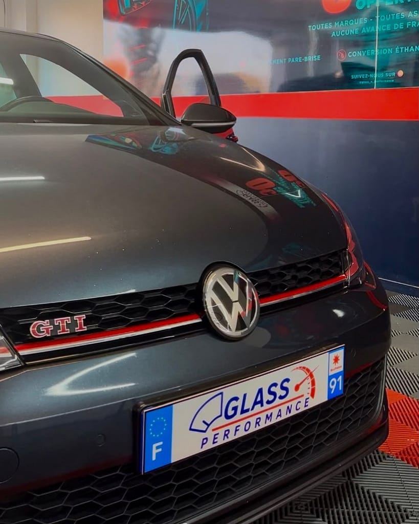 Montage des plaques d'immatriculation chez Glass Performance